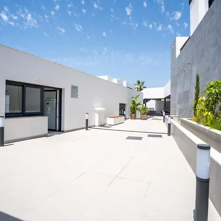 Modern 4-bedroom Townhouse In Cala Serena Village Walk To The Golf *