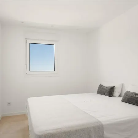 Modern 4-bedroom Townhouse In Cala Serena Village Walk To The Golf Mijas