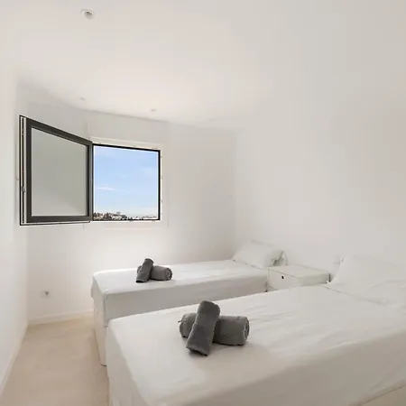 Modern 4-bedroom Townhouse In Cala Serena Village Walk To The Golf Mijas