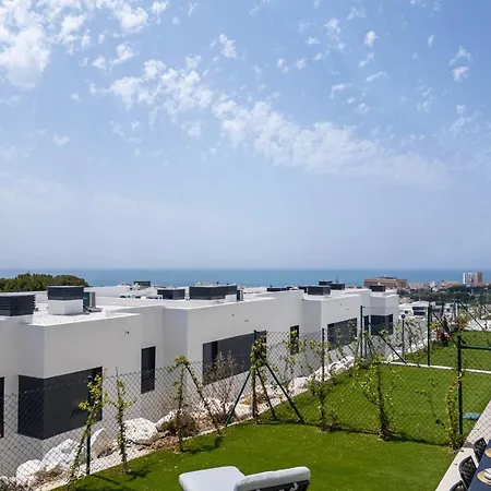 Modern 4-bedroom Townhouse In Cala Serena Village Walk To The Golf * Mijas