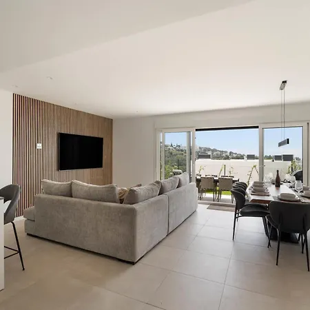 Modern 4-bedroom Townhouse In Cala Serena Village Walk To The Golf * Mijas